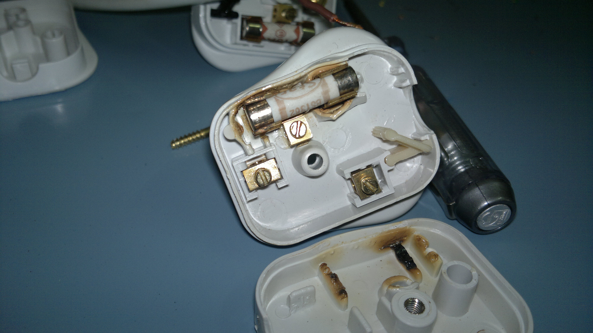 repair_plug_terbakar